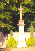 Hlavni kříž na hřbitově